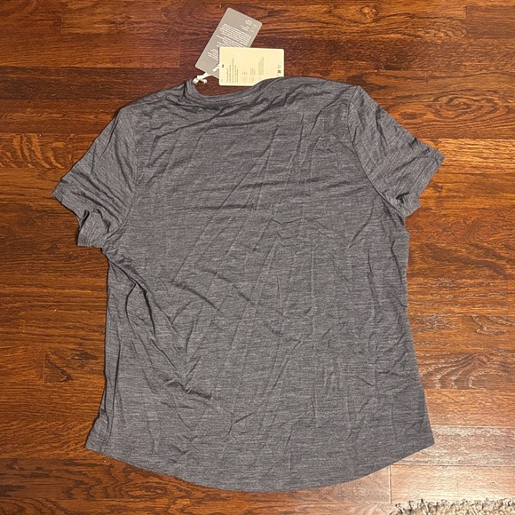 Icebreaker Women’s Merino Wool T-shirt - Picture 4 of 4